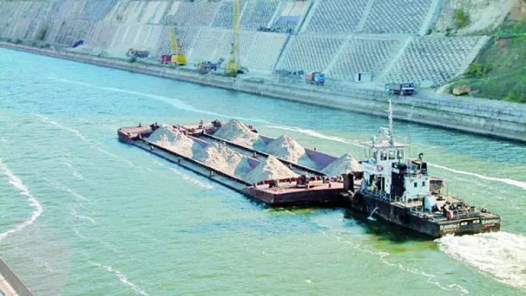 Posibile disponibilizari la CAN
Traficul pe canalele navigabile ar putea sa scada sub 24 milioane tone