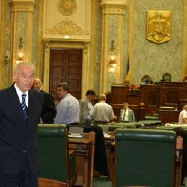 Povesti vanatoresti in Senat