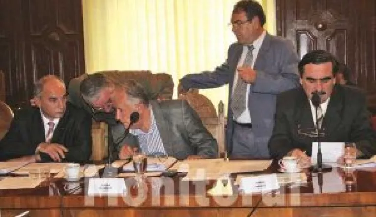 Prefectura asteapta hotaririle CJ