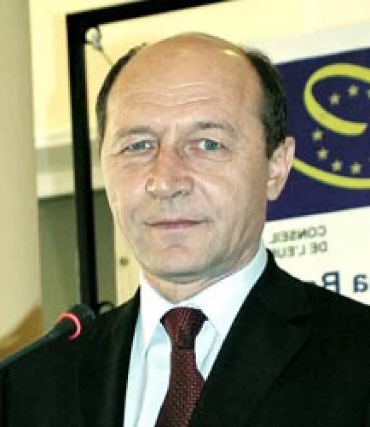 Presedintele Basescu s-a intors in capitala pentru criza din Liban