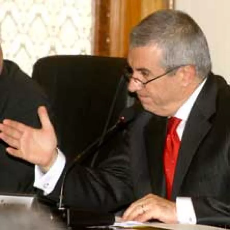 Presedintele-jucator va deveni decorativ in politica