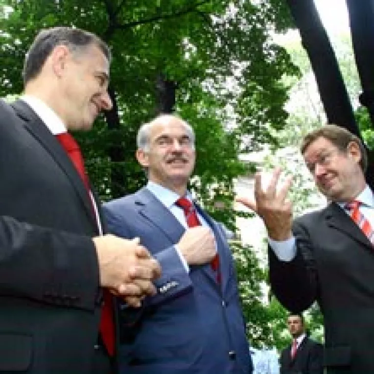 Presedintele socialistilor europeni sare in ajutorul PSD