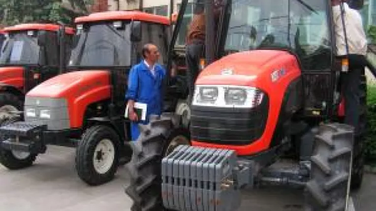 Prima de la stat - o treime de tractor