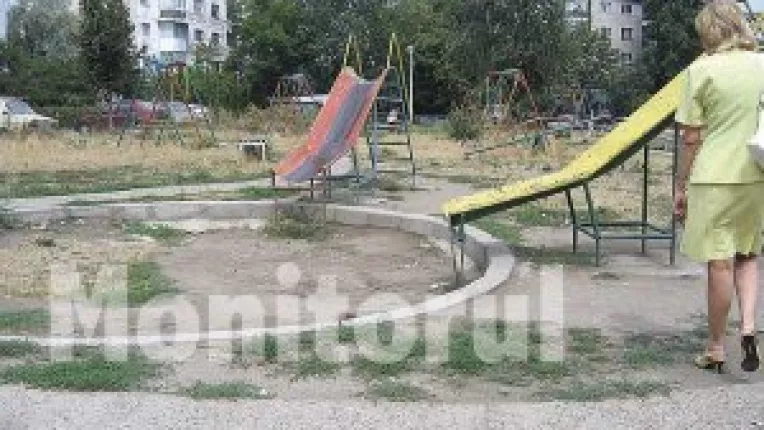 Primaria, amendata pentru "calitatea" spatiilor de joaca