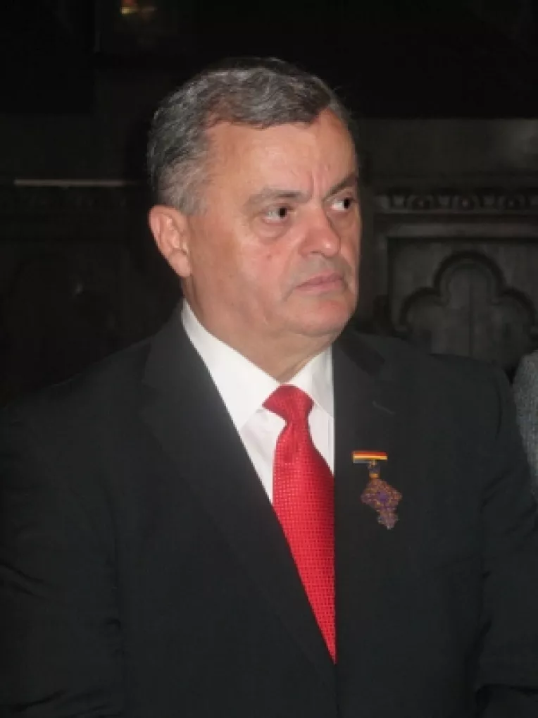 Primarul social-democrat Neculai Ontanu sprijina candidatura lui Traian Basescu