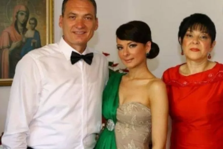 Procurorii ii ancheteaza pe toti membrii familiei unui senator PSD de Cluj: sotul, sotia si fiica