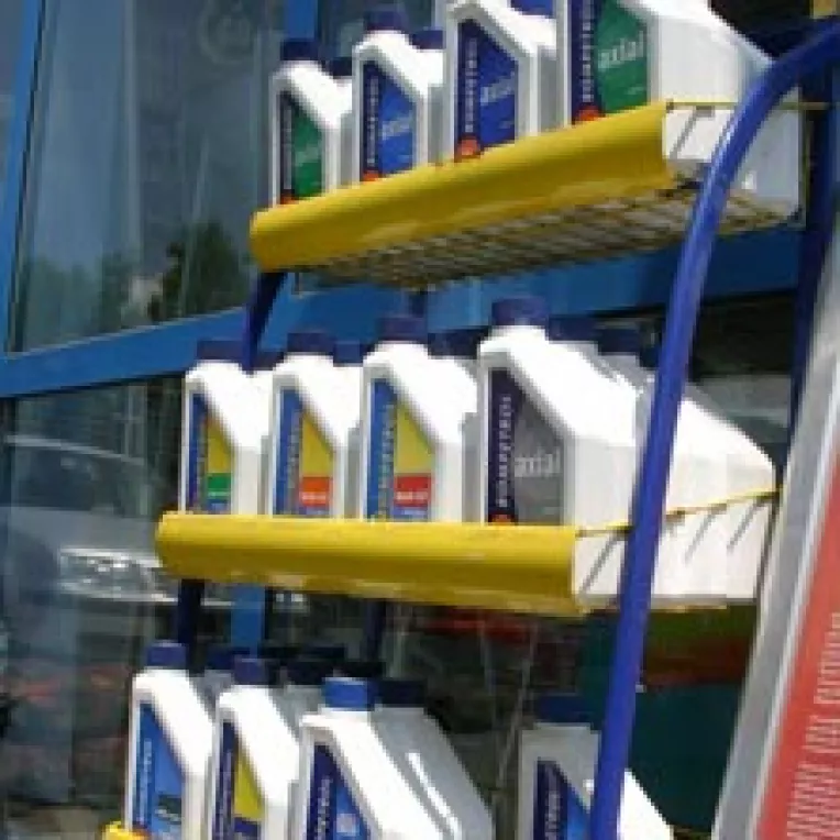 Producatorii vor eliminarea timbrelor de pe lubrifiantii auto