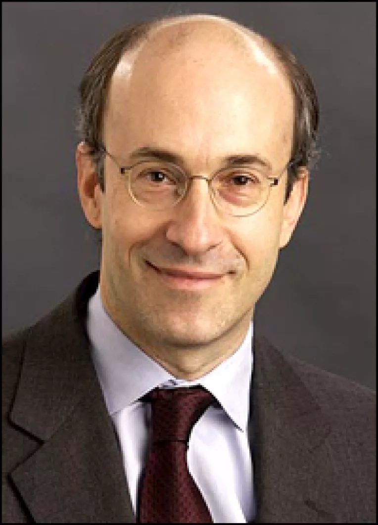 Profesor Kenneth Rogoff (Harvard): Romania pe lista tarilor care pot esua. Din cauza taierii salariilor cu 25% si a maririi TVA la 24%!