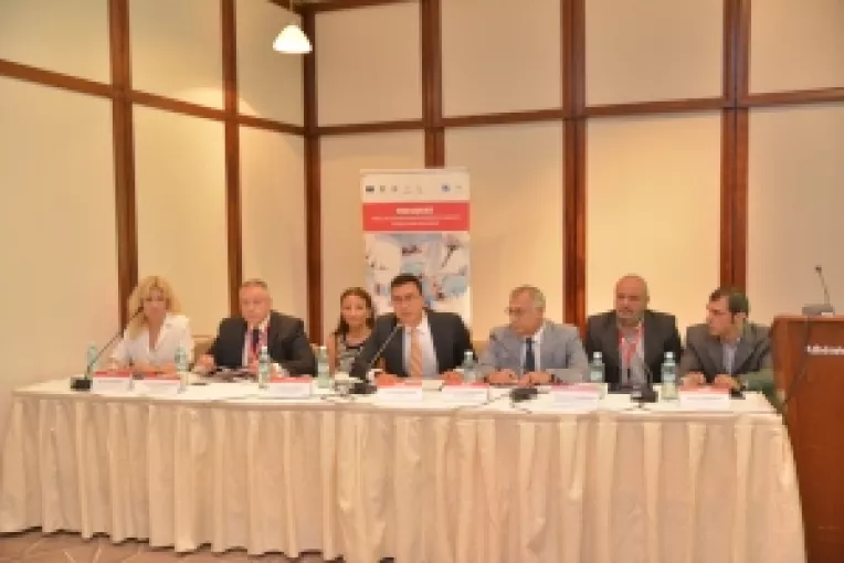 Proiect cofinantat din Fondul Social European prin Programul Operational Sectorial Dezvoltarea Resurselor 
Umane 2007-2013