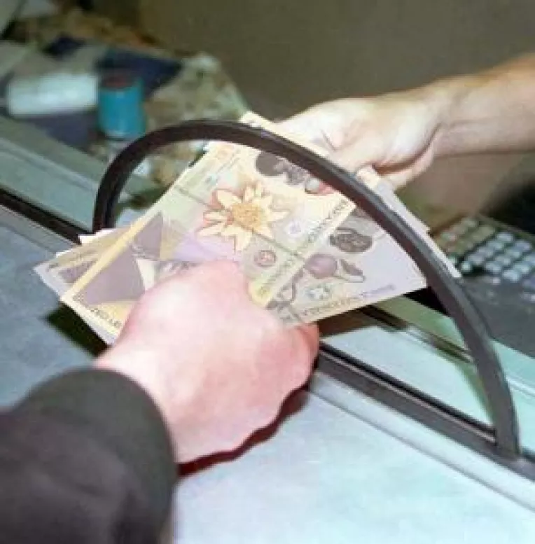 Proiect de lege:
Bancile nu vor mai putea majora comisioanele