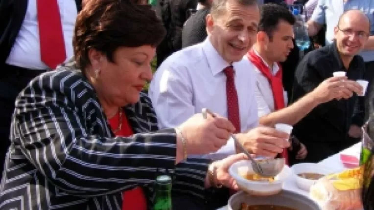 "Proiectul Mircea Geoana pentru Romania" este sloganul liderului PSD pentru prezidentiale