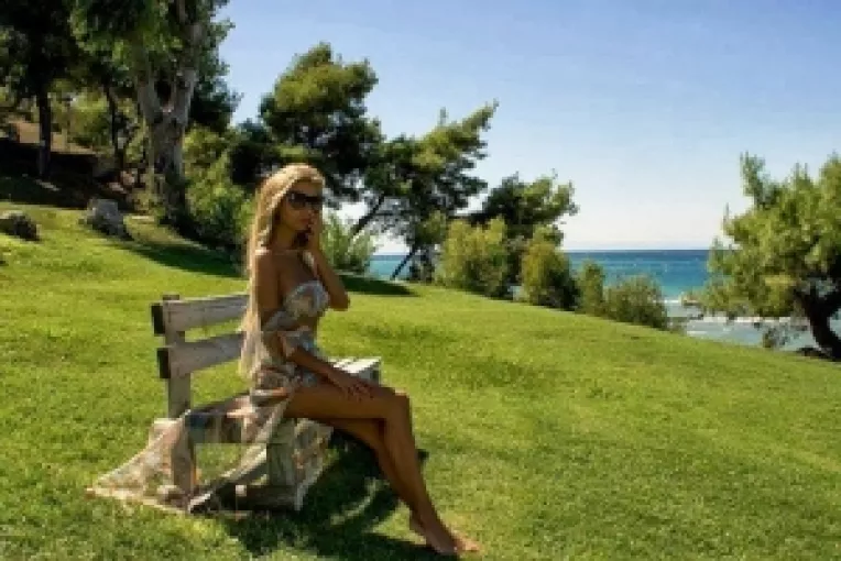 Prostituatele care nu-si platesc amenzile vor grebla la spatii verzi