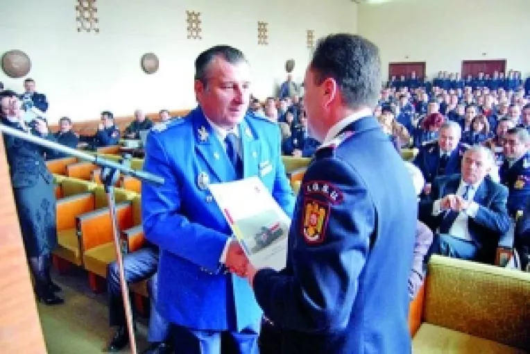 Protectia Civila s-a sarbatorit cu diploma