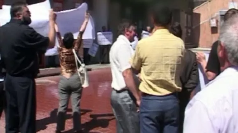 Protest langa biroul unui parlamentar PDL