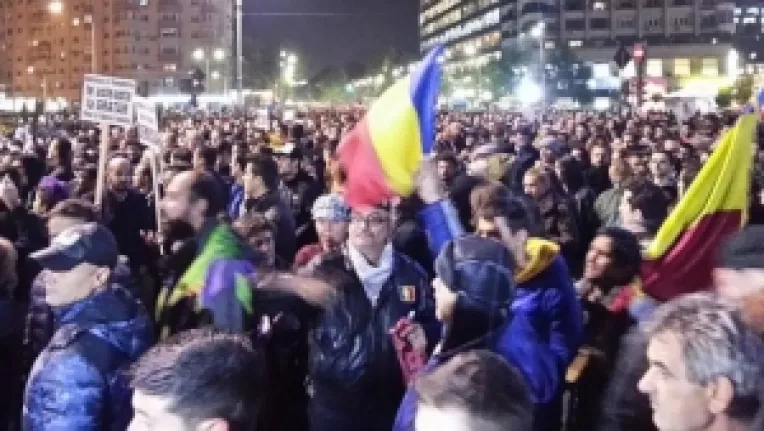 Proteste desfasurate la Bucuresti prin care se cer demisiile celor care ne guverneaza