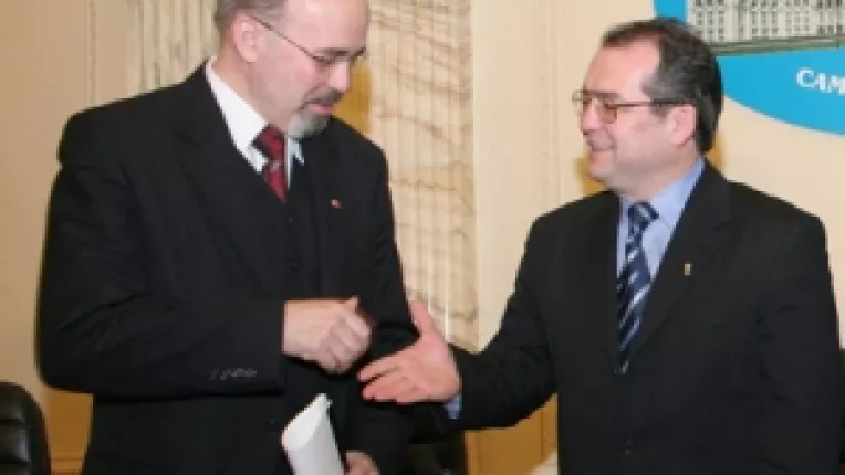 Protocol de colaborare: PD-L la putere cu jolly-jokerul UDMR