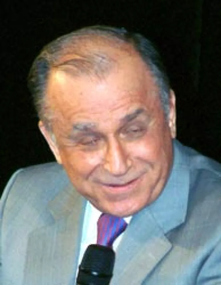 PSD-istii se catara din nou in poala lui Iliescu