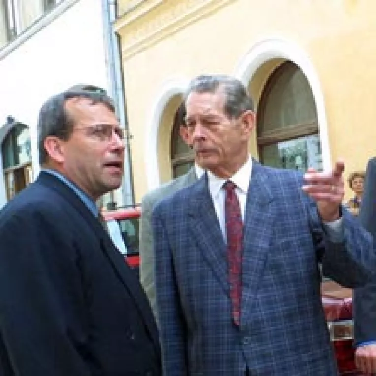 PSD si PPRM stau cu ochii pe banii Casei Regale