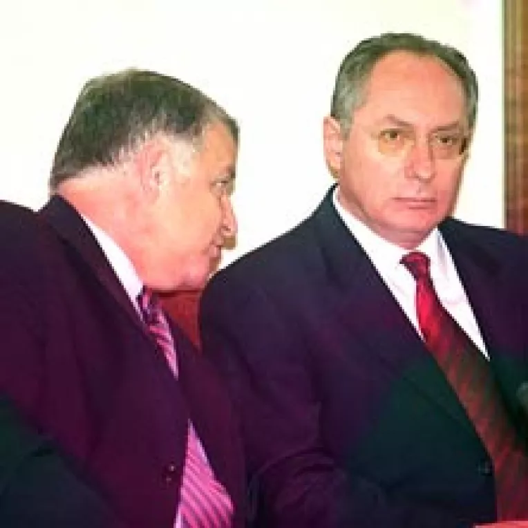 PSD vrea sa-i sufle lui Basescu Comunitatea Nationala de Informatii