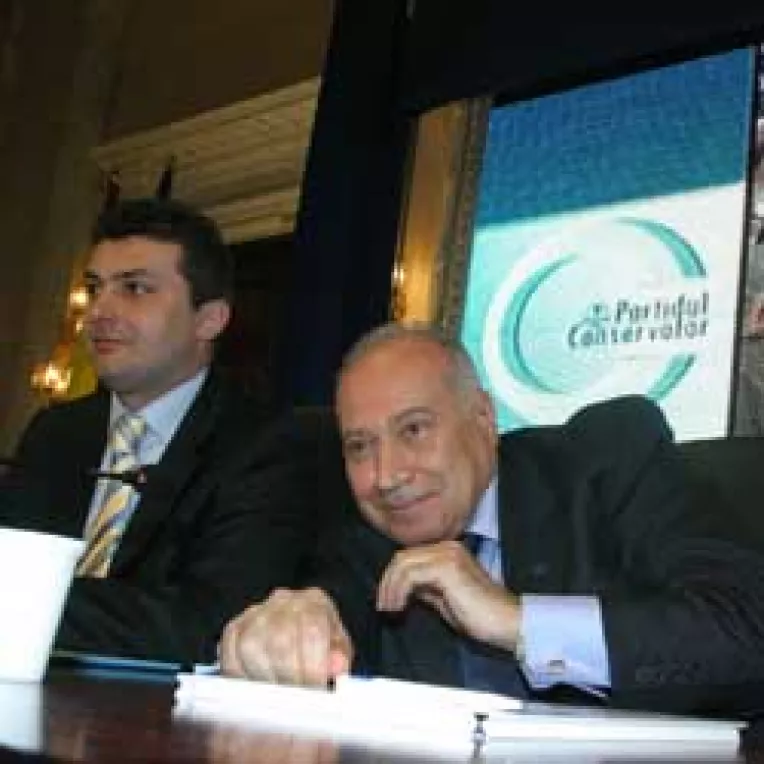 PUR si simplu conservator