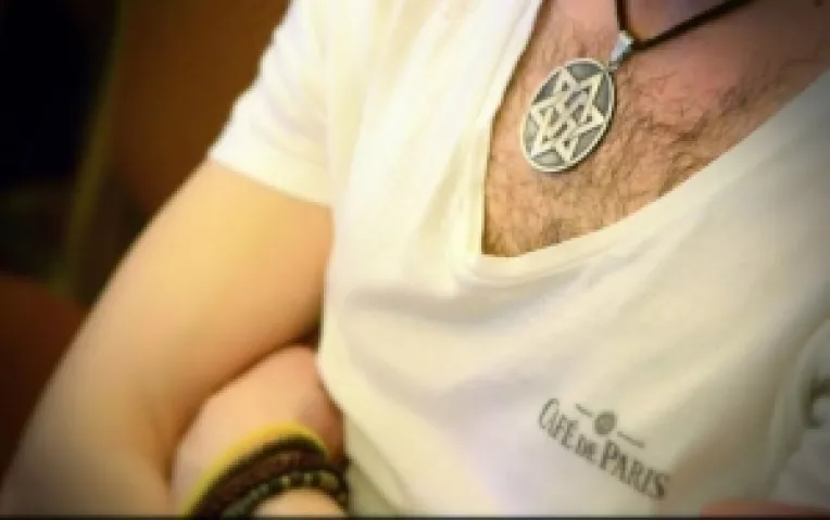 Raelienii spun ca extraterestrii au creat omul in laboratoarelor lor spatiale si apoi l-au lasat sa-si faca de cap pe Terra