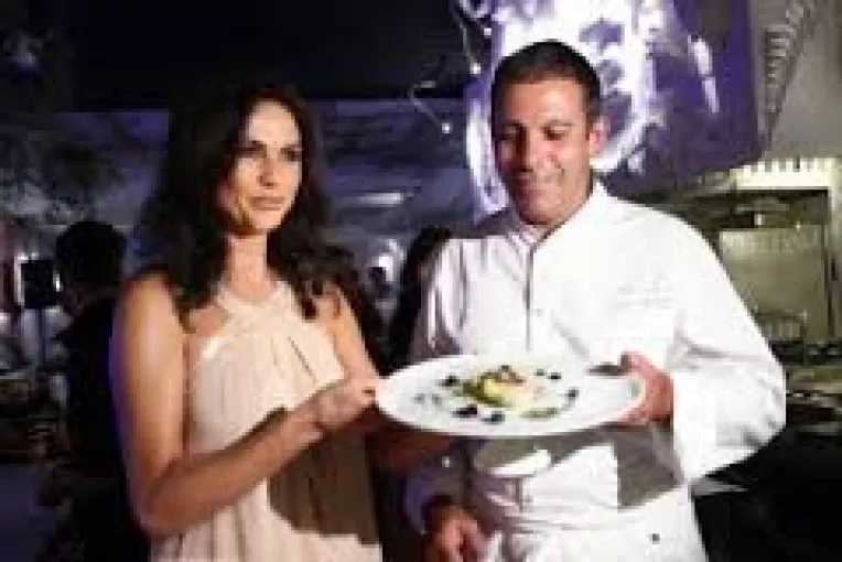 Ramona Badescu  a invatat  secrete culinare de la un bucatar chef  francez