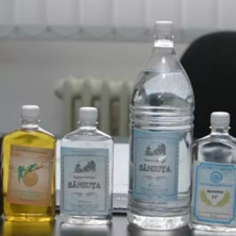 Razboi total impotriva mafiei alcoolului