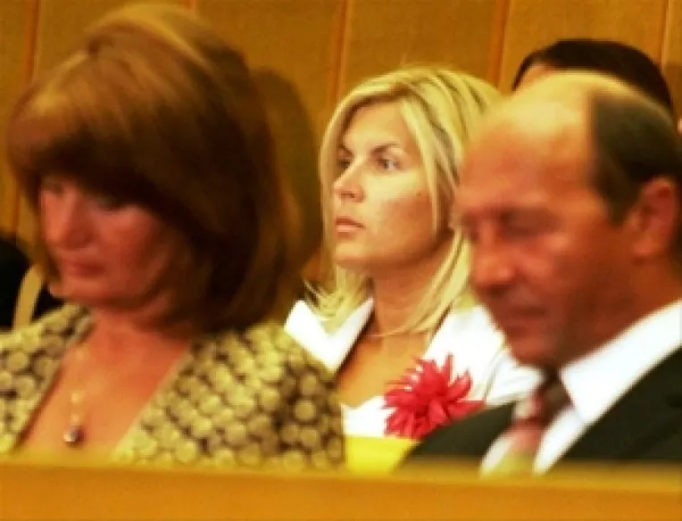 Rea credinta, mediocritate si porniri dictatoriale