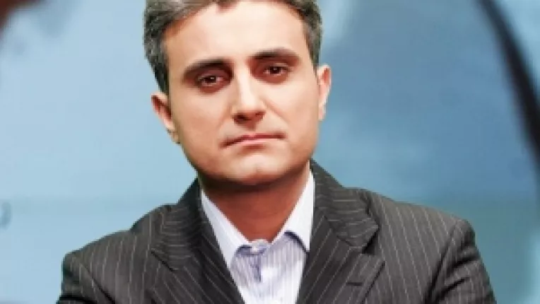 Realizatorul tv Robert Turcescu, ironizat de oameni dupa ce a marturisit ca a fost ofiter sub acoperire