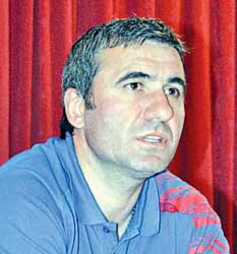 "Regele" Hagi si "Baciul" Popescu au driblat statul cu sute de mii de euro