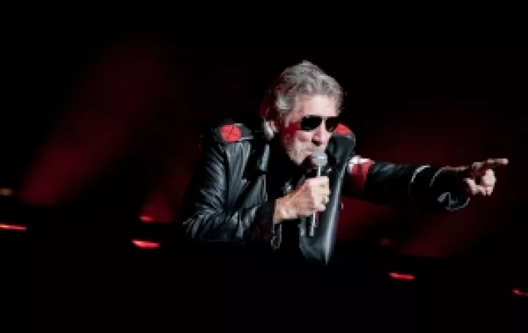 Roger Waters a daramat Zidul la Bucuresti!

