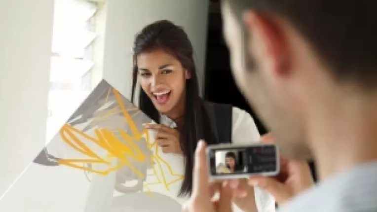 Romania va produce telefoane mobile pentru Europa, Orientul Mijlociu si Africa