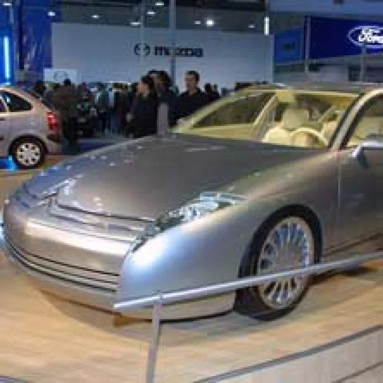 Romanii au bagat 2 miliarde de euro in masini noi