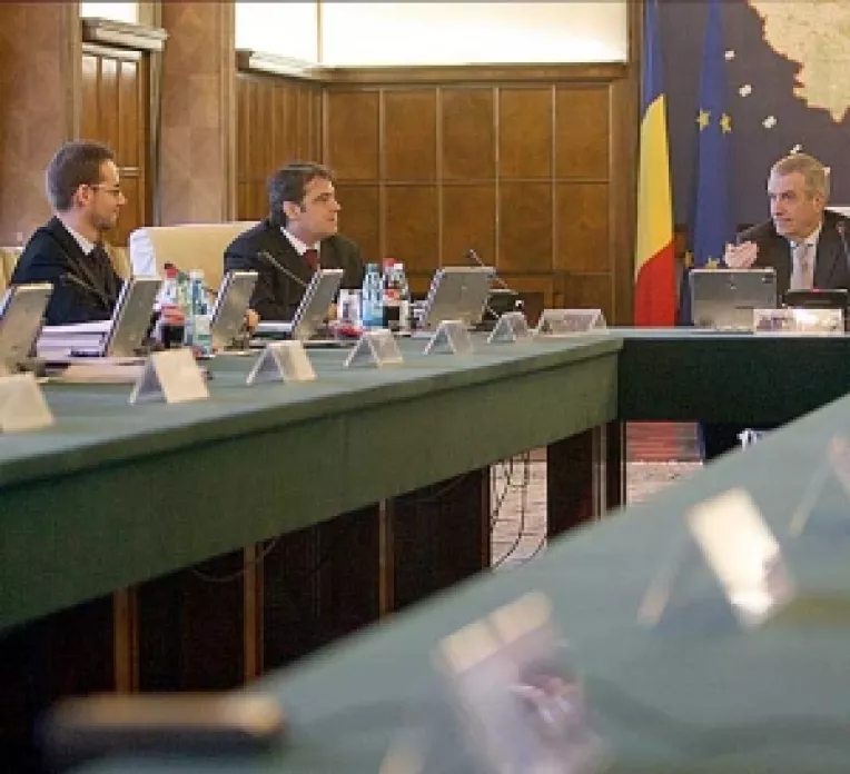 Romanii cred ca actualul Guvern nu e mai rau decat cele dinainte