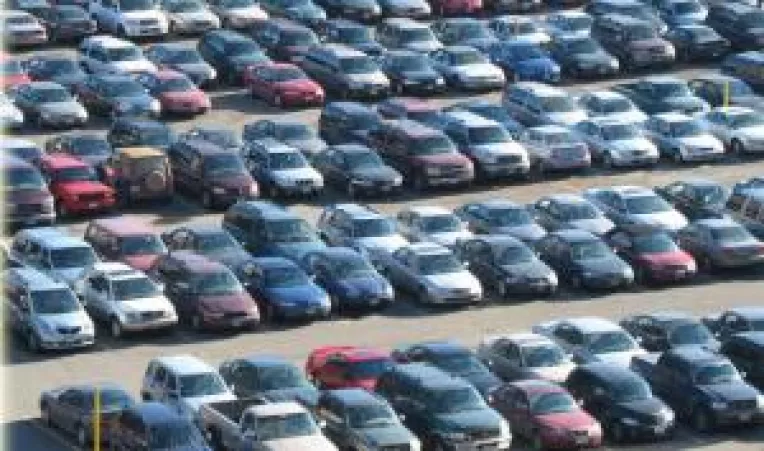 Romanii, cu ochii pe autoturismele straine