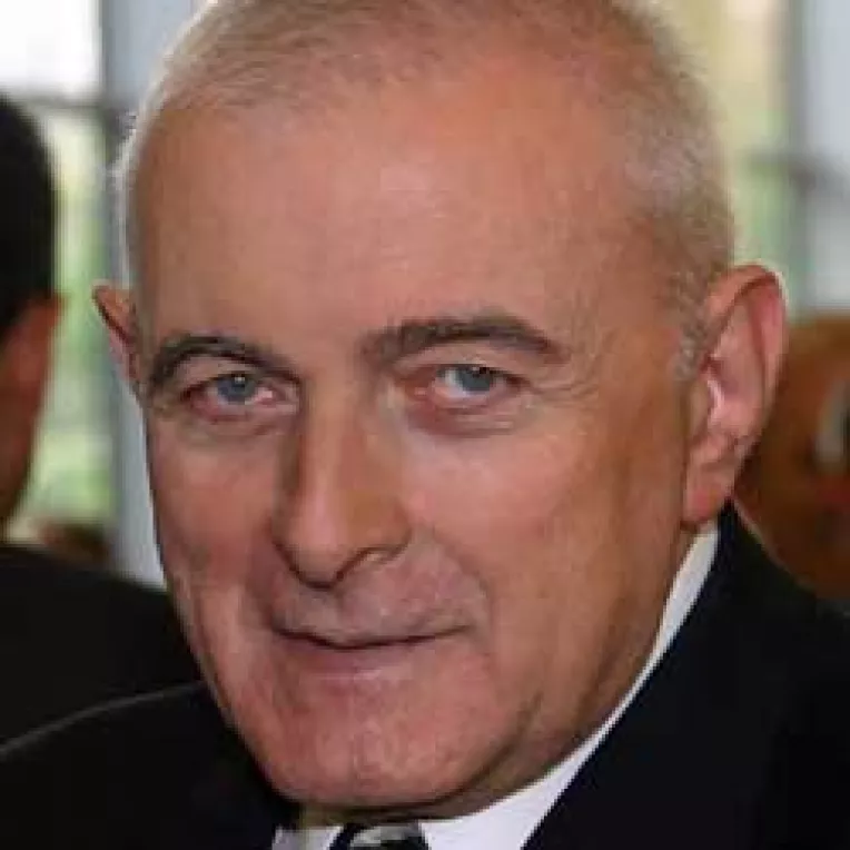 Romanii mai mult se imprumuta decat produc