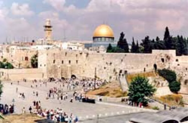 Romanii nu tin cont de atacurile teroriste cand vine vorba de Tara Sfanta