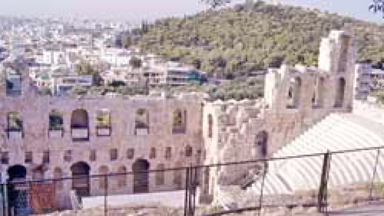 Romanii prefera excursiile de culturalizare