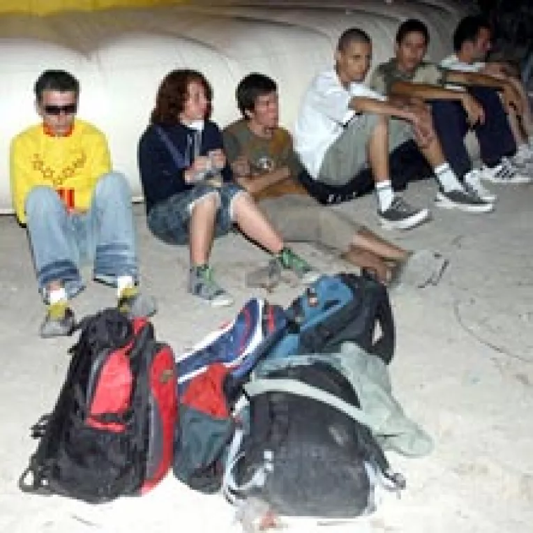 Romanii se bat pe vacantele de Paste