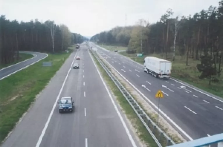 Romanii vitezomani pe Autostrada Soarelui