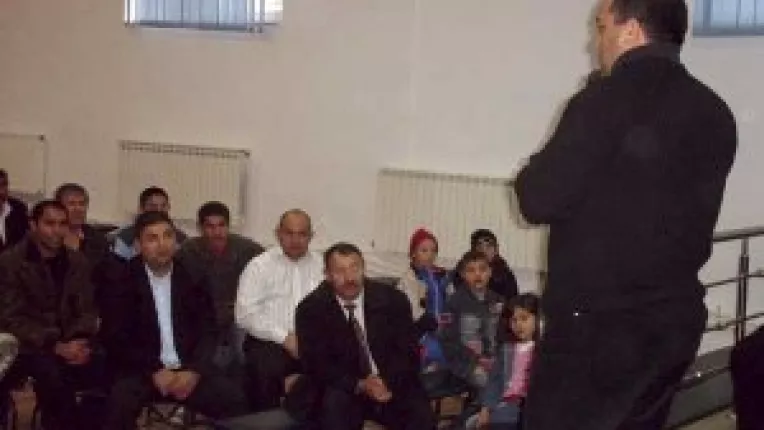 "Rromii trebuie reintegrati in comunitate"