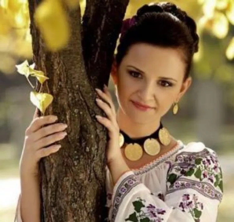 Ruxandra Pitulice lanseaza primul videoclip scurtmetraj din Romania!