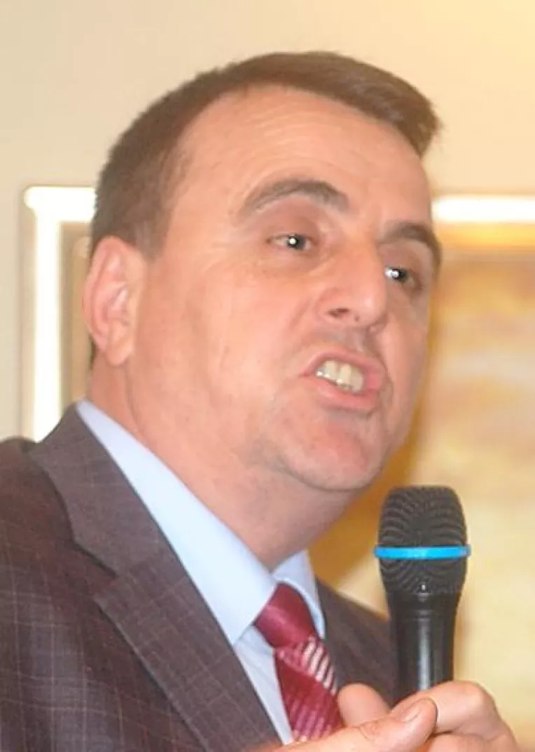 Sacrificandu-l fara motiv pe Vasile Petro, un pedelist cu state vechi in partid,
Zanfir Iorgus si-a pus om la Garda de Mediu