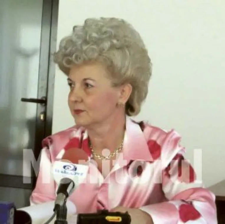 Sase farmacii libere de contract