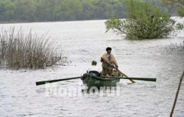 Scandalul politic ii afecteaza si pe pescari