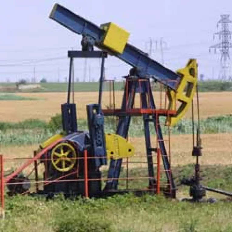 Scumpirea carburantilor bate la usa