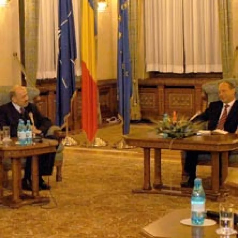 Secuii ii cer lui Basescu sa treaca peste Carpati