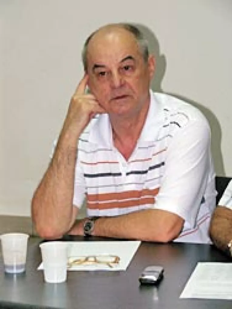 Sefii de sectie ajunsi la pensionare, obligati sa-si dea demisia