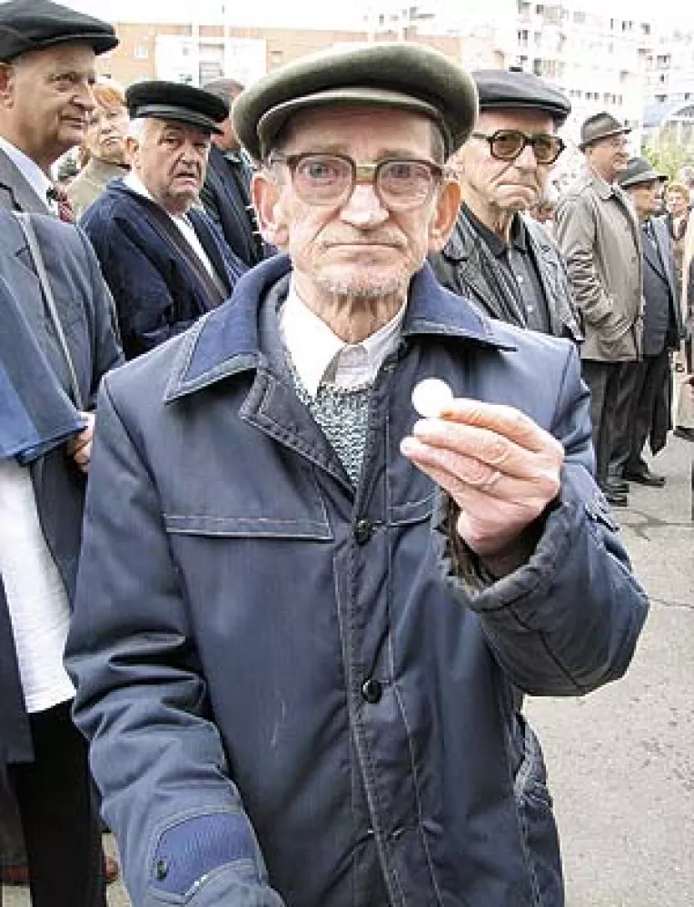 Senatorii PSD sustin 100 de amendamente in favoarea pensionarilor