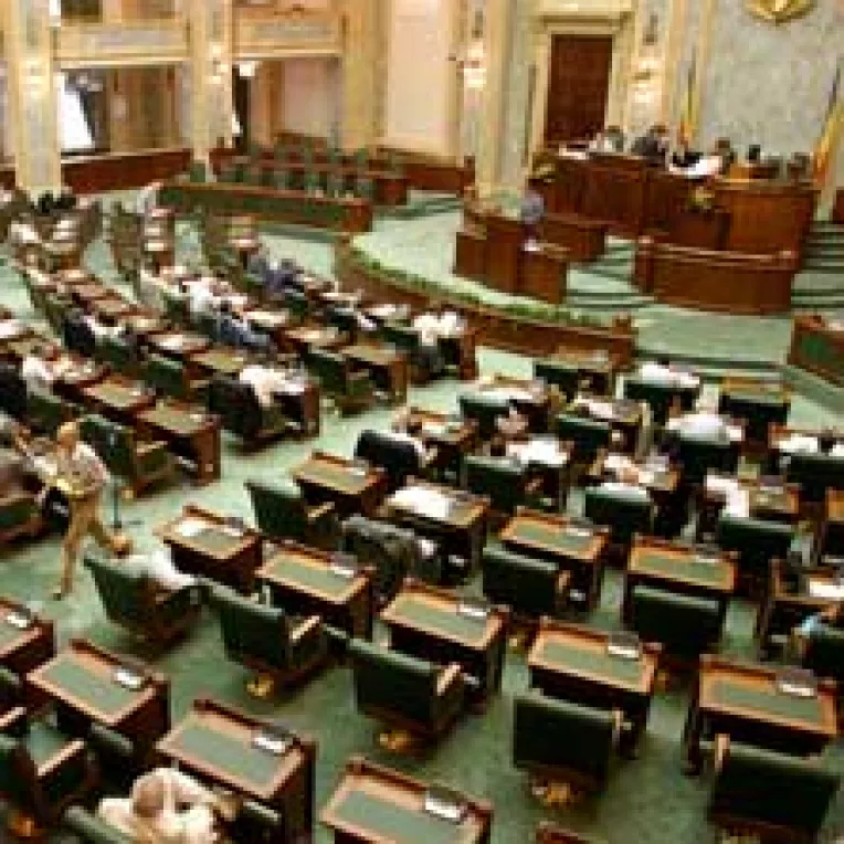 Senatorii sunt ori chiulangii, ori indiferenti